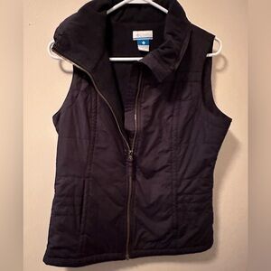 Ladies navy blue Columbia vest size M. Like new.